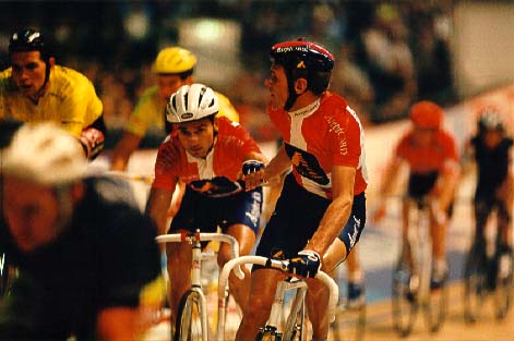 Jimmi Madsen slings Jens Veggerby in to the race
